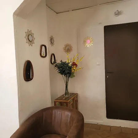 2 Pieces Intramuros Place Pie Apartment *
